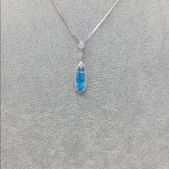 Sparkly Blue Pendant Necklace - Picture 3 of 4